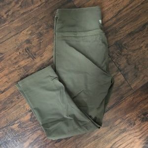 Green Forever 21 Cropped Leggings